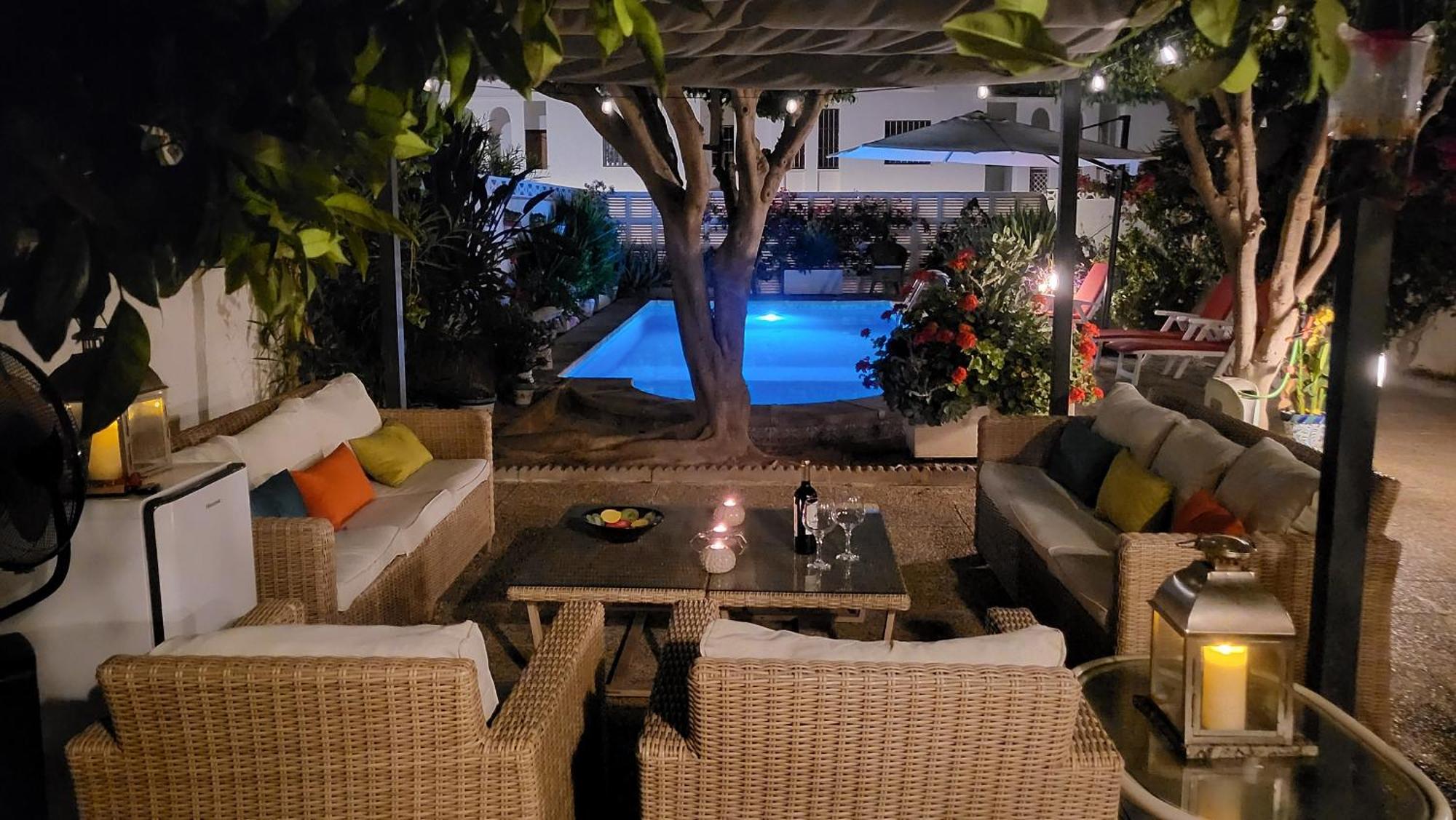 Large Villa Private Pool And Garden Near Beach Рокетас-де-Мар Экстерьер фото